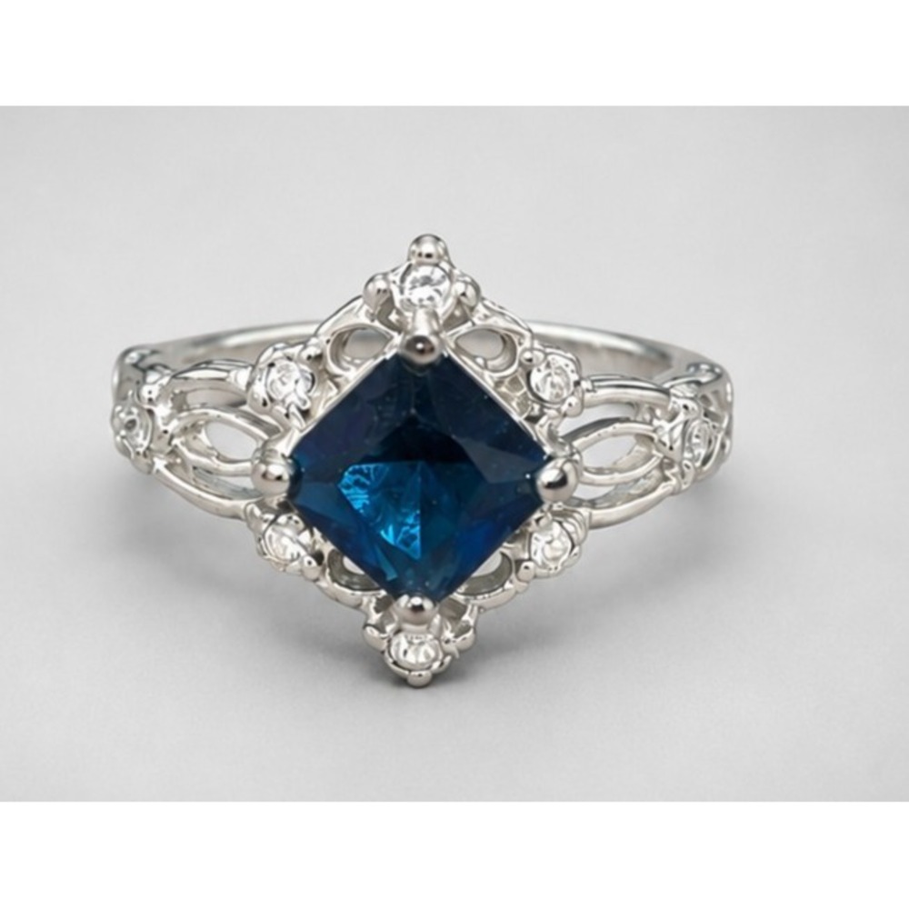 Vintage Dark Blue Ring Ornate Silver Tone Glass Rhinestone Cocktail Size 7 TN64
